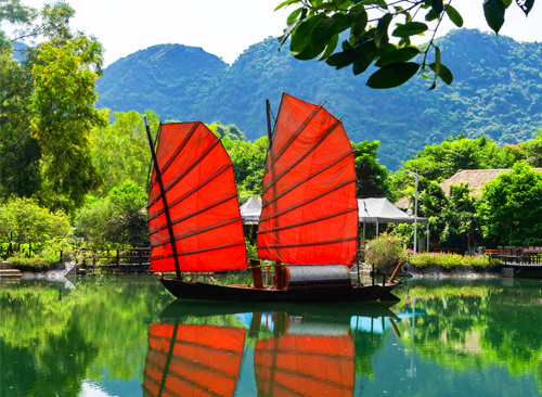 Viaje de 9 días con vuelos desde Madrid, hotel , régimen según pr